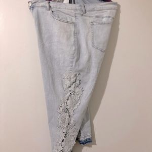 Ashley Stewart cropped stretch skinny by legged jeans with crocheted lace